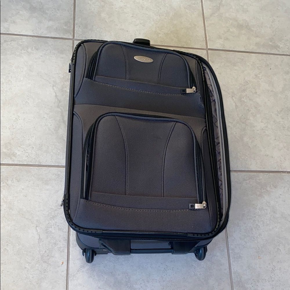Samsonite Grey Softshell Rolling Upright Suitcase Telescoping Handle Luggage‎